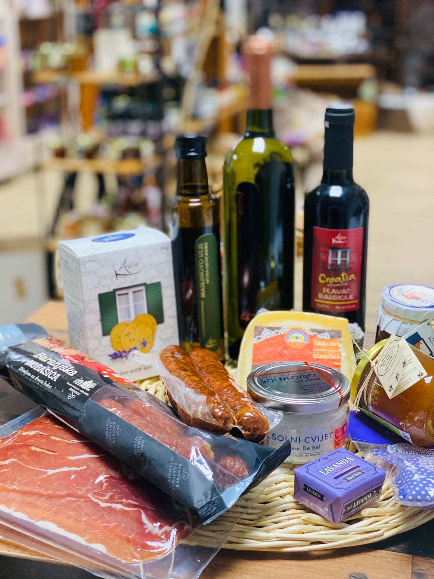 Geschenkkorb Dalmatica Delicije Onlineshop Kroatische Spezialitäten